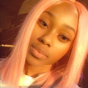 Meet your Posher, Denae